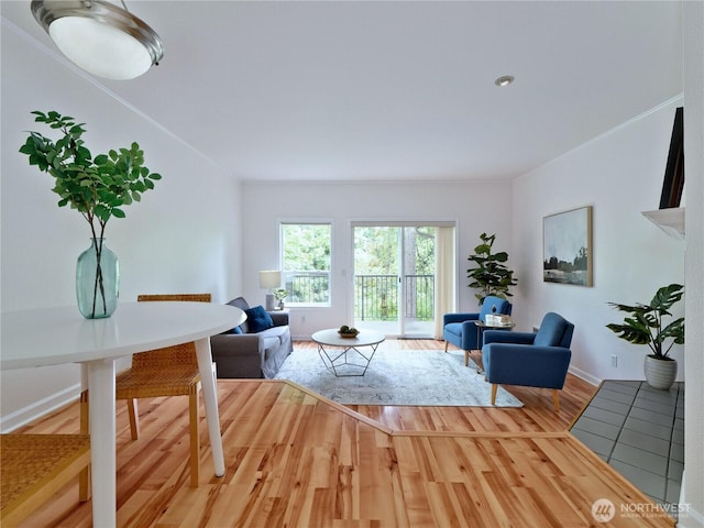 4350 W Lake Sammamish Pkwy SE Unit 133, Issaquah, WA 98027 - living room with wood finished floors and baseboards
