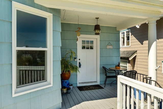 707 N 10th St, Tacoma, WA 98403 - view of exterior entry featuring a porch