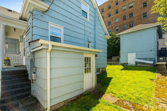 707 N 10th St, Tacoma, WA 98403 - exterior space featuring a lawn