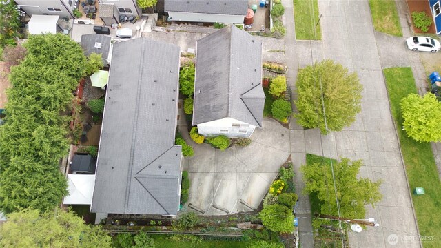 bird's eye view with a residential view