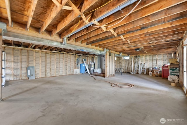 44 Alpine Ln, Okanogan, WA 98840 - unfinished basement with a water pressure tank