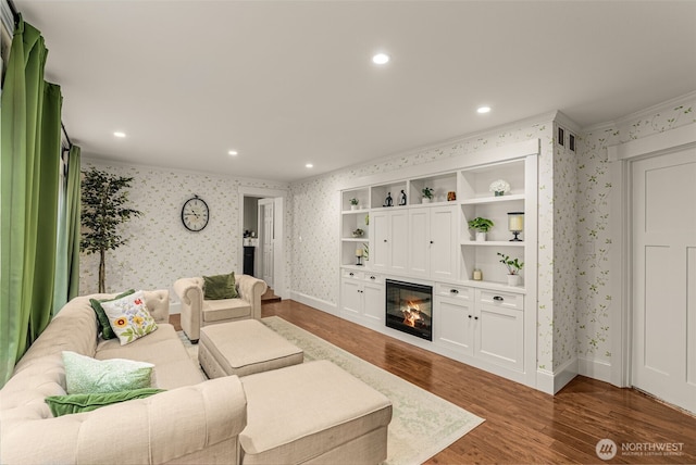245 SE Bush St, Issaquah, WA 98027 - living area featuring wallpapered walls, wood finished floors, a glass covered fireplace, baseboards, and recessed lighting