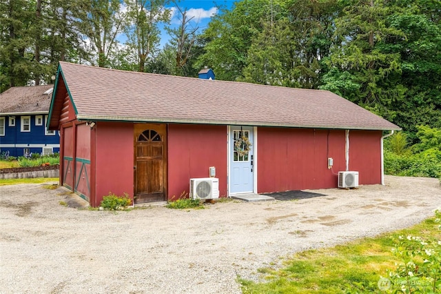 4027 S 275th Pl, Auburn, WA 98001 - garage with a cooling unit