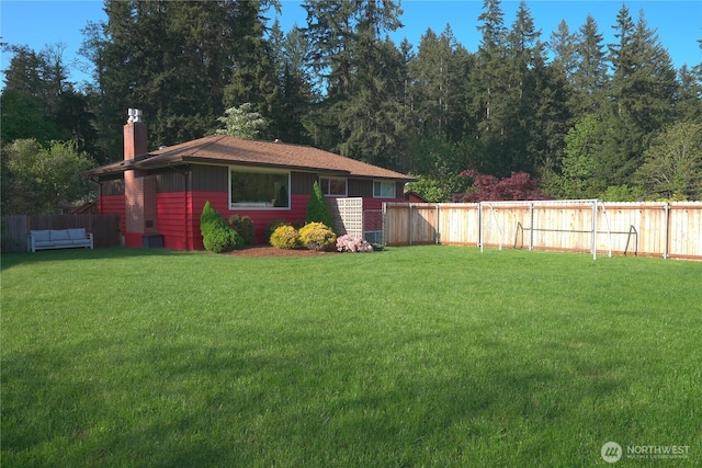 view of yard featuring fence