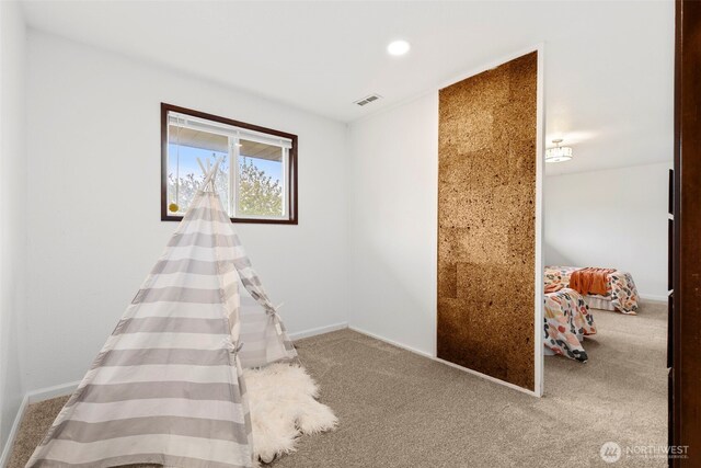 playroom with baseboards, carpet flooring, recessed lighting, and visible vents