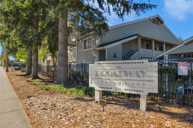 215 100th St SW Unit B307, Everett, WA 98204 - community sign with fence
