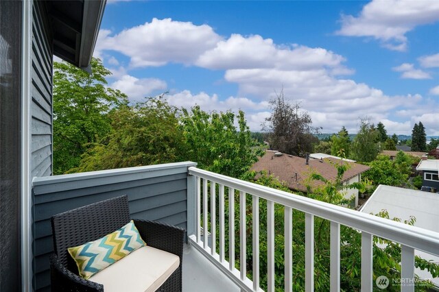 10839 35th Ave SW, Seattle, WA 98146 - view of balcony