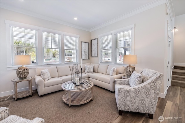 living room with baseboards, wood finished floors, recessed lighting, and crown molding