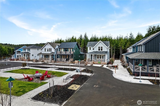 view of front of home featuring a residential view