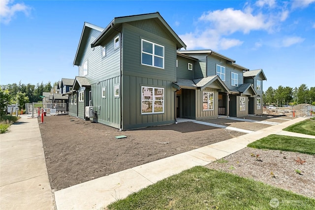 4226 Melrose Ln, Bellingham, WA 98226 - view of property featuring board and batten siding