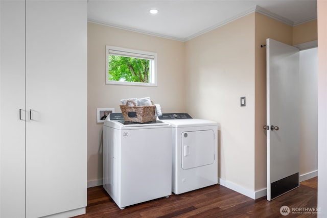 laundry area with independent washer and dryer, crown molding, dark wood-style floors, baseboards, and recessed lighting