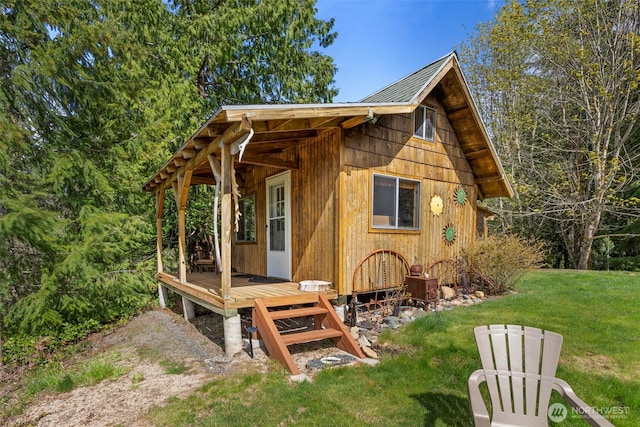 view of outdoor structure with an outdoor structure