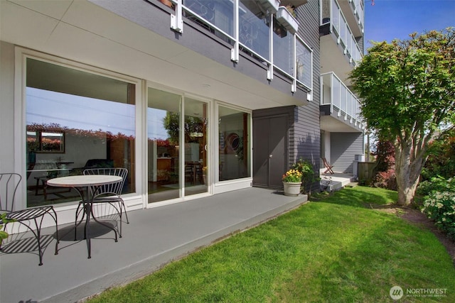 exterior space featuring a yard