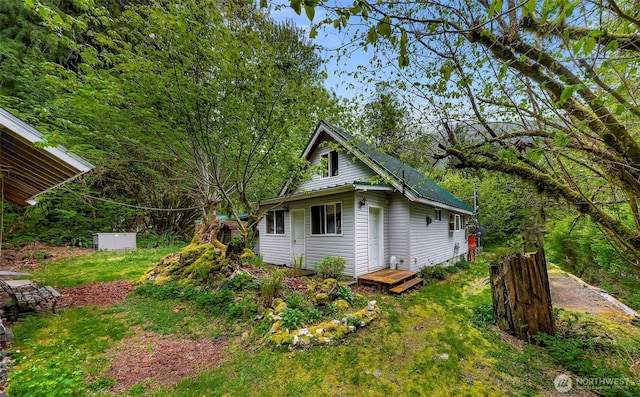 64197 E Cascade Dr, Marblemount, WA 98267 - view of side of property with an outdoor structure