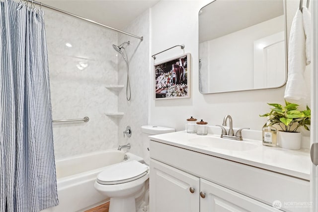 bathroom featuring vanity, toilet, and shower / bath combo