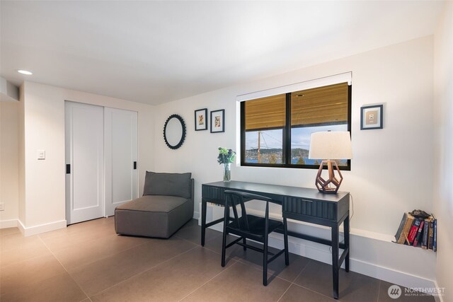 office with baseboards