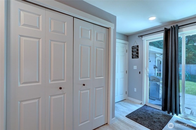 4204 Arbordale Ave W, University Place, WA 98466 - foyer entrance featuring baseboards, light wood-style flooring, and recessed lighting