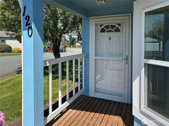 2610 E Section St Unit 120, Mount Vernon, WA 98274 - entrance to property featuring a porch