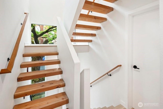 2305 E Alder St, Seattle, WA 98122 - view of stairs
