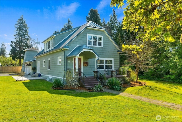 1812 N Pearl St, Centralia, WA 98531 - view of front of property featuring a front lawn and fence