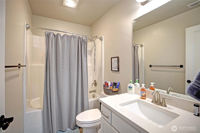 full bath with shower / tub combo, visible vents, toilet, and vanity