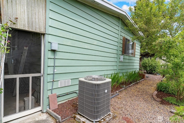 11436 SE 208th St Unit 112, Kent, WA 98031 - exterior view of central AC