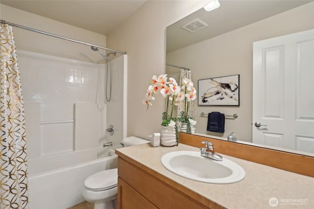 full bath featuring vanity, shower / tub combo with curtain, toilet, and visible vents