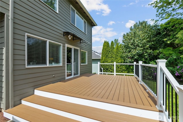 18431 Newport Dr, Arlington, WA 98223 - view of deck
