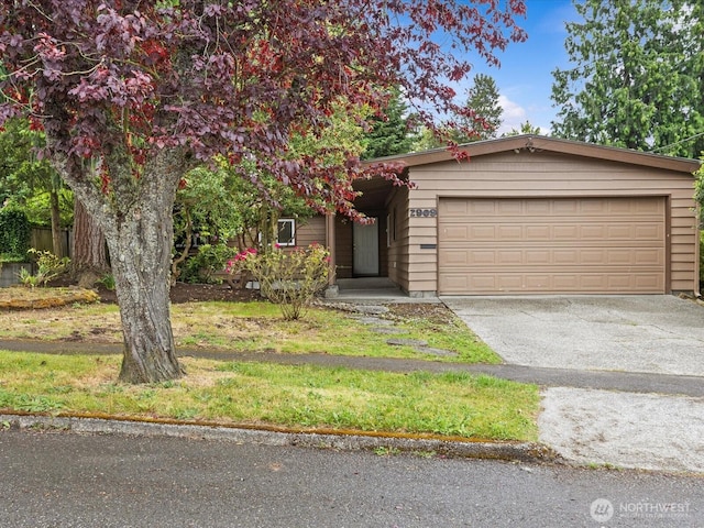 2909 SW 116th St, Burien, WA 98146 - view of front facade featuring concrete driveway and an attached garage