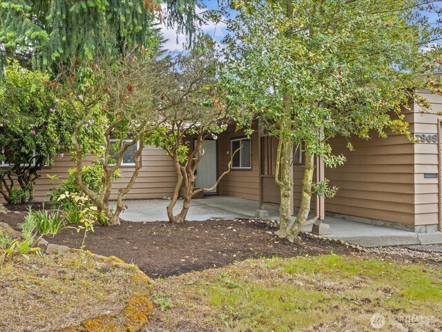 2909 SW 116th St, Burien, WA 98146 - rear view of property featuring a patio area