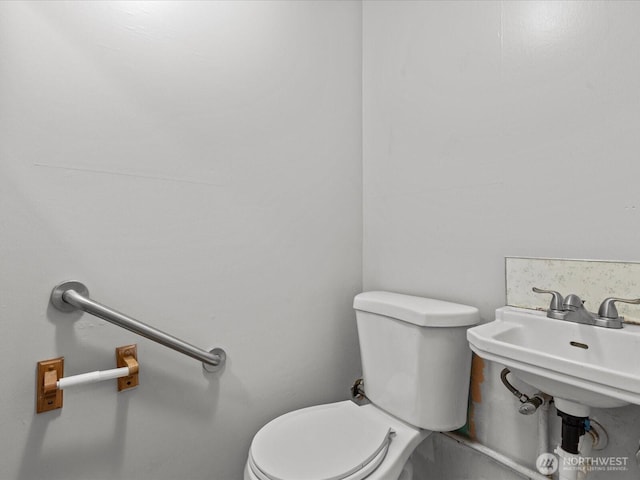 2909 SW 116th St, Burien, WA 98146 - half bath featuring toilet
