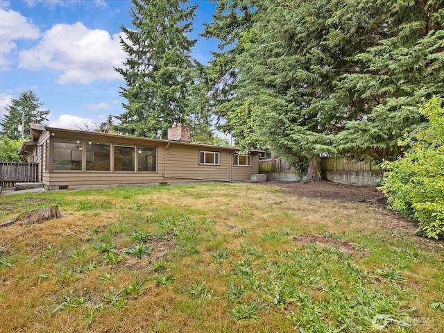 2909 SW 116th St, Burien, WA 98146 - view of yard with a sunroom
