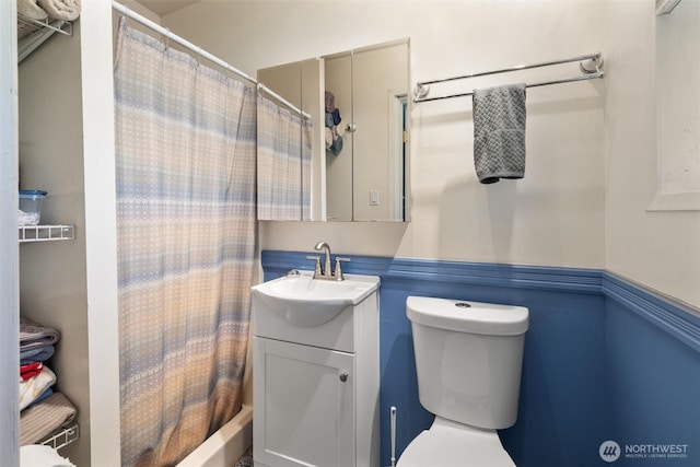 330 15th St, Snohomish, WA 98290 - bathroom featuring vanity, toilet, and curtained shower