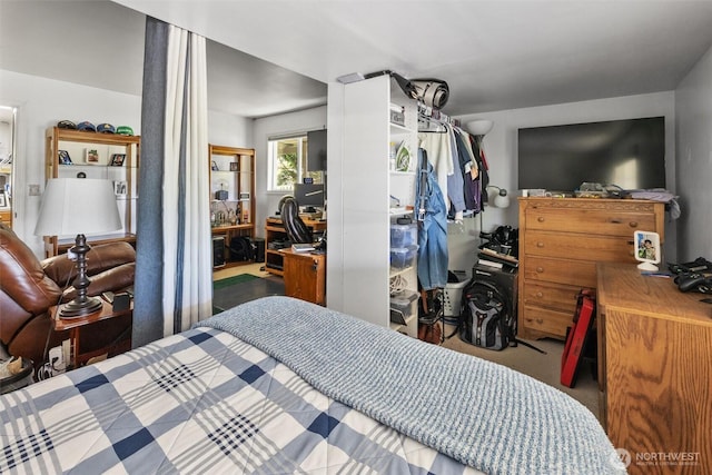 330 15th St, Snohomish, WA 98290 - bedroom featuring an office area and carpet floors