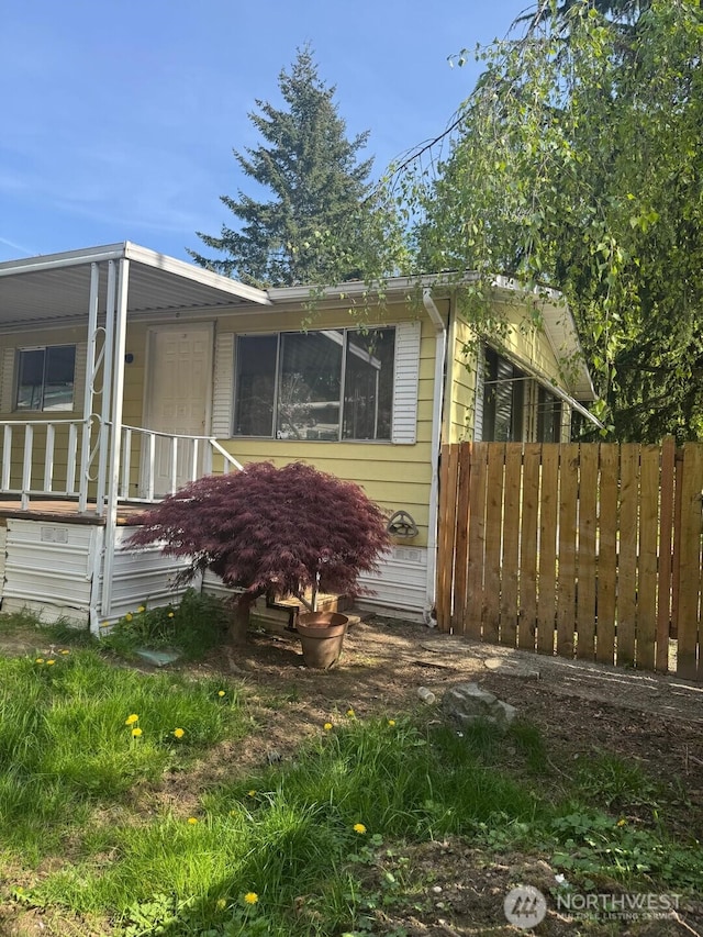 11316 SE 226th St, Kent, WA 98031 - view of home's exterior featuring fence