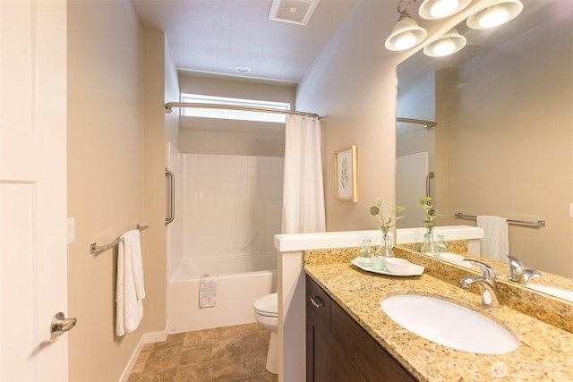 full bath featuring vanity, visible vents, shower / bath combination with curtain, toilet, and baseboards