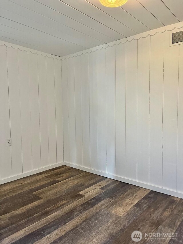 2122 15th St, Bremerton, WA 98312 - spare room featuring dark wood-style floors and visible vents