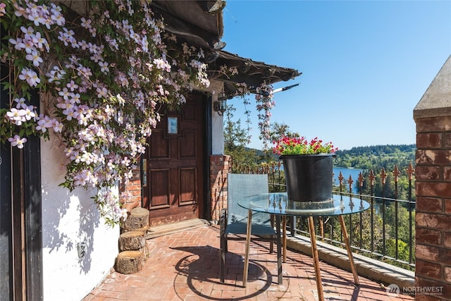 4385 Wildwood Ln, Anacortes, WA 98221 - view of patio