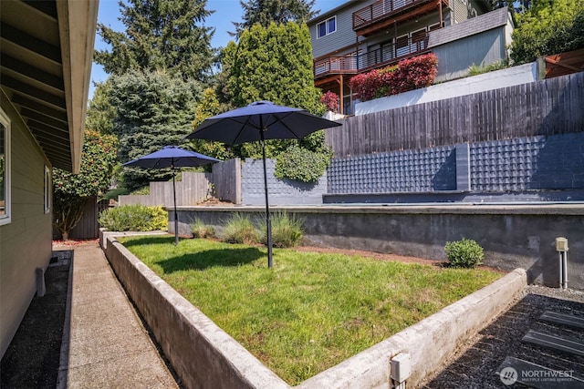 8305 NW Fruit Valley Rd, Vancouver, WA 98665 - view of yard featuring fence