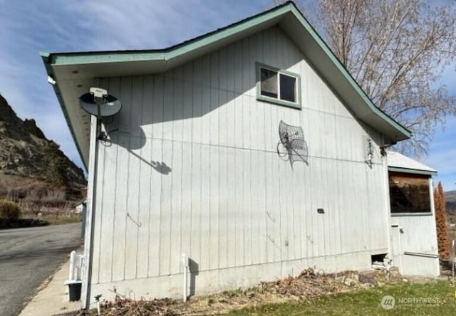 view of home's exterior