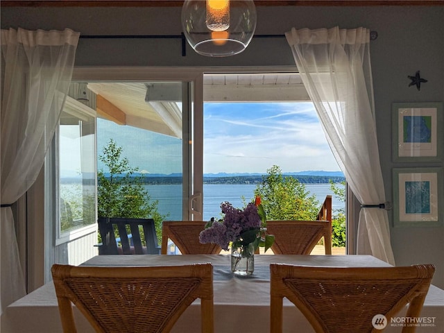 36 K Beach Way, Hat Island, WA 98206 - dining room with a water view