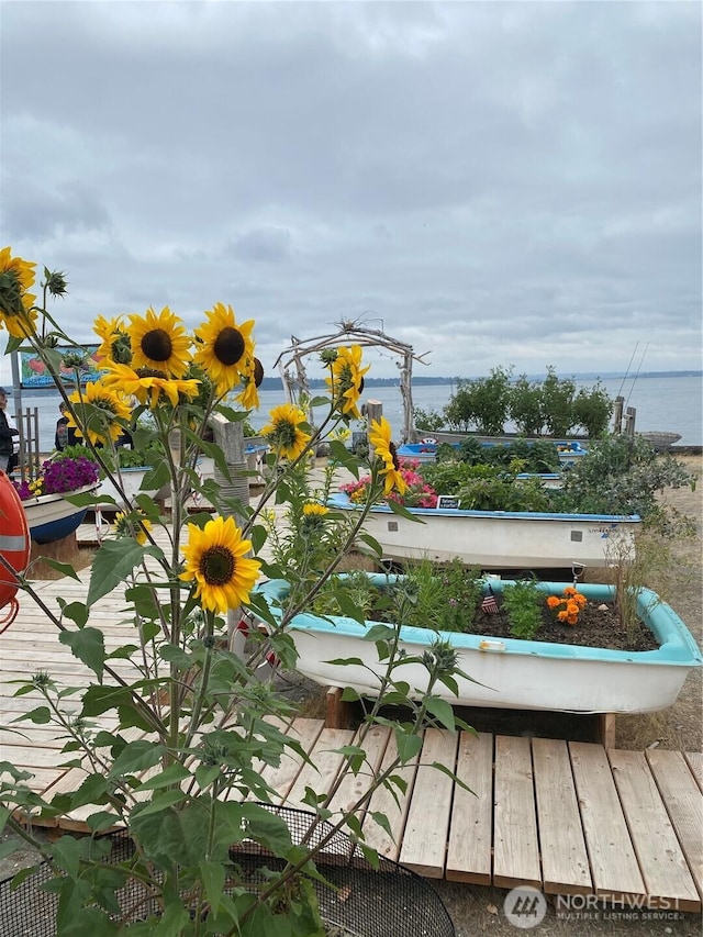 36 K Beach Way, Hat Island, WA 98206 - balcony with a water view