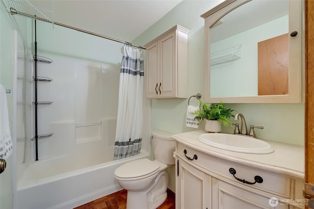 full bath featuring vanity, toilet, and shower / tub combo with curtain