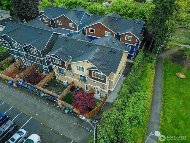 birds eye view of property featuring a residential view