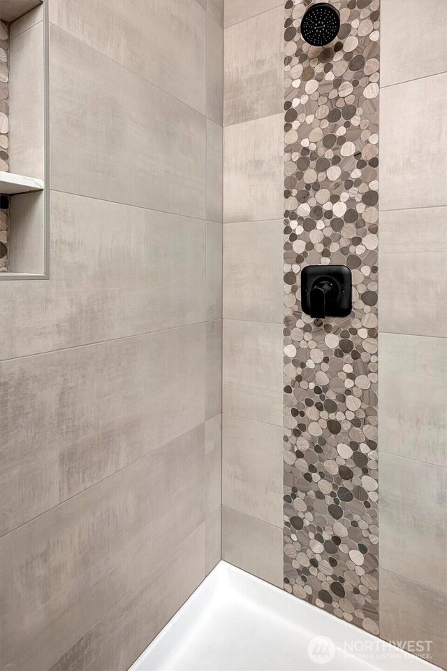 1343 211th Ave NE, Sammamish, WA 98074 - bathroom with tiled shower