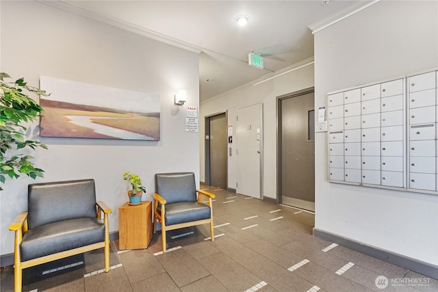 769 Hayes St Unit 405, Seattle, WA 98109 - lobby featuring crown molding
