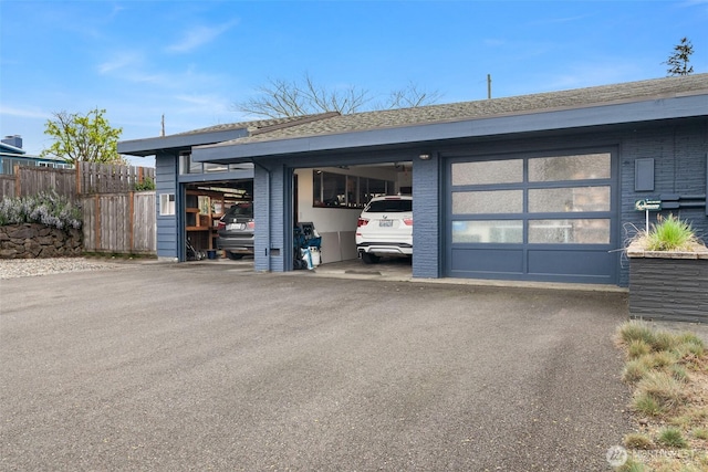 6614 N 49th St, Tacoma, WA 98407 - garage featuring fence