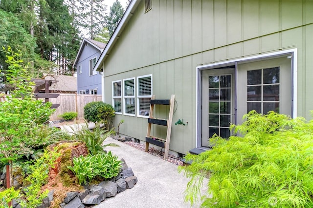 exterior space featuring fence