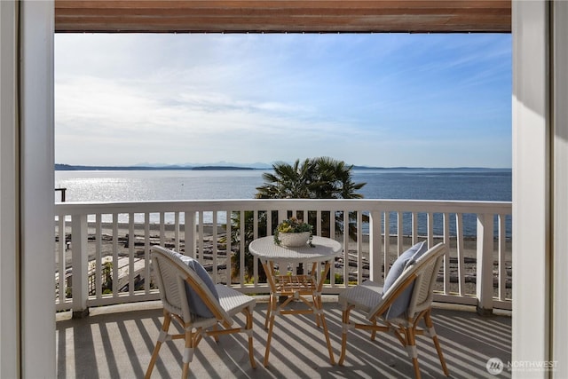 9325 Fauntleroy Way SW, Seattle, WA 98136 - balcony with a water view