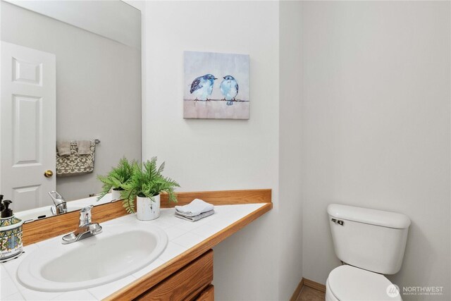 926 99th St SW, Everett, WA 98204 - bathroom with toilet and vanity